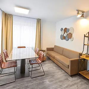 Excellentas Aparthotel